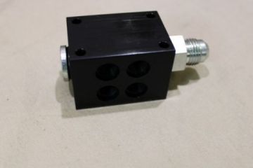 Hilborn 8 Port Fuel/ Air  Distribution  Block with #6 Plug an